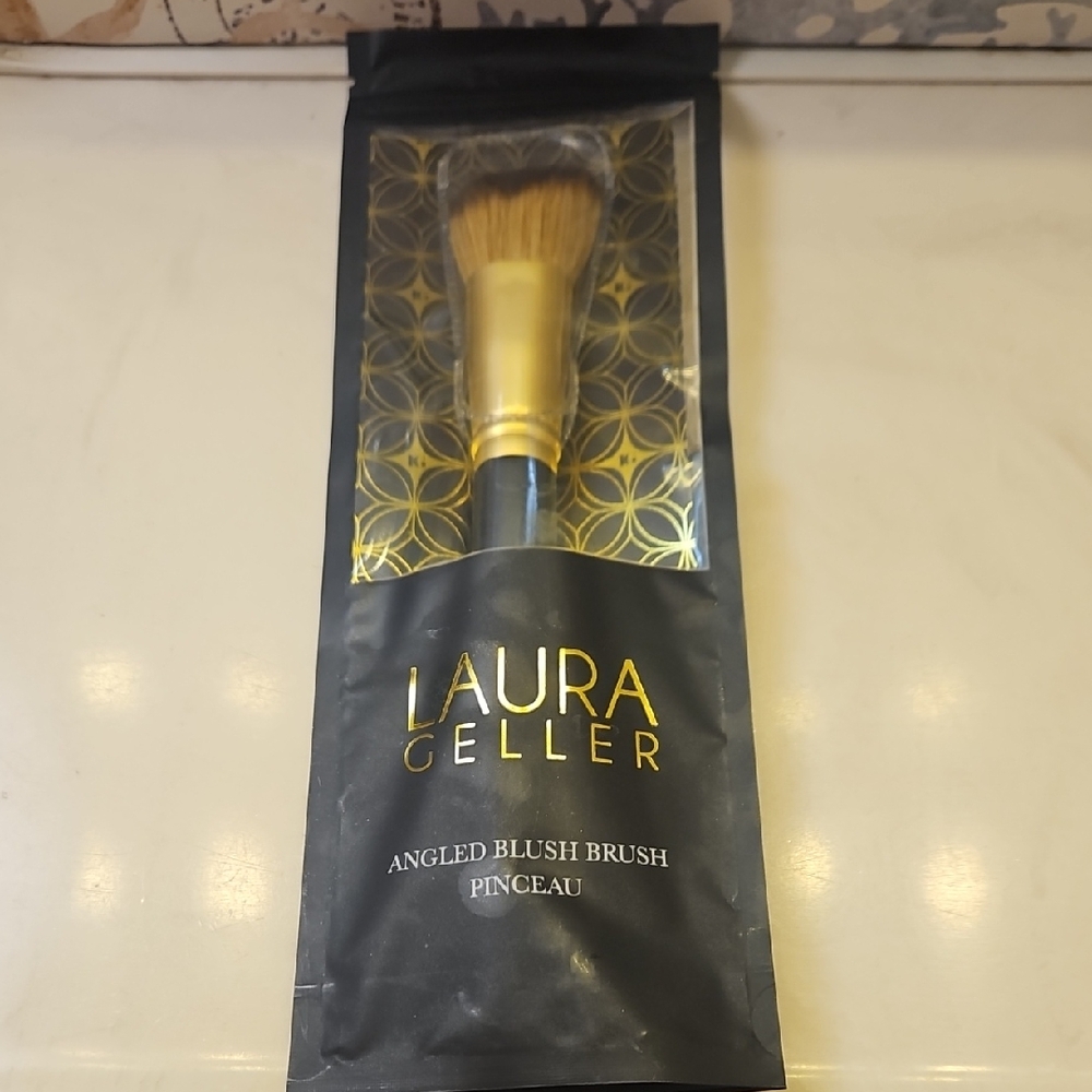 Laura Geller Gold and Black Angled BLUSH Brush New In Sealed Packaging